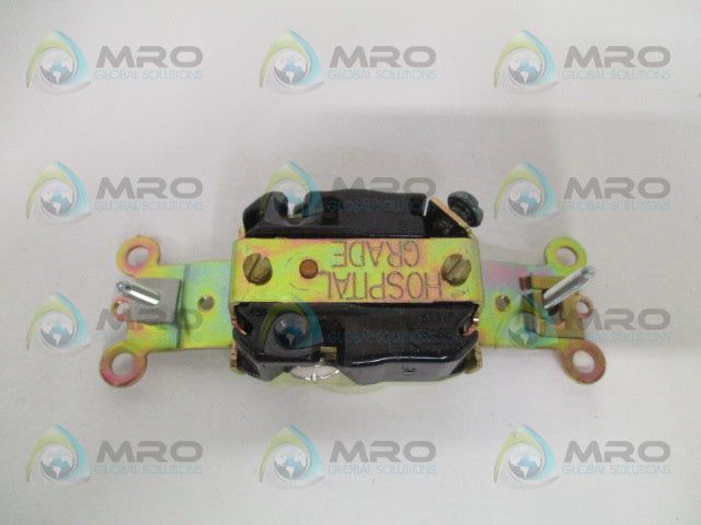 PASS & SEYMOUR 8301-I SINGLE RECEPTACLE *NEW IN BOX*