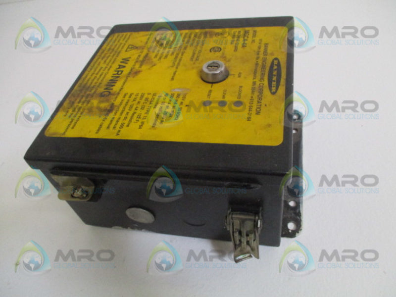 BANNER ENGINEERING MACHINE-GUARD MGCA-4A CONTROL BOX *USED*