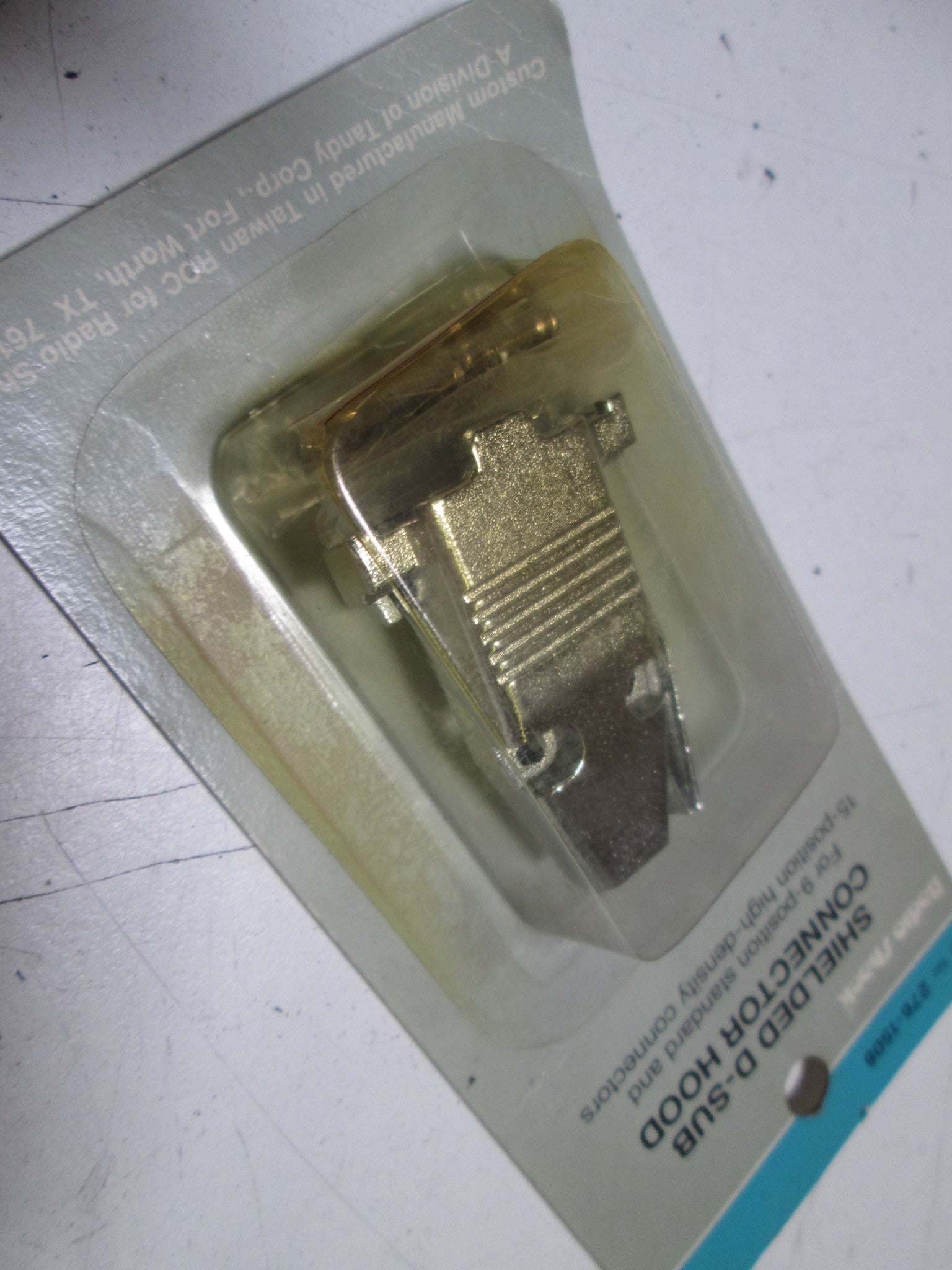 RADIO SHACK CONNECTOR HOOD 276-1508 *ORIGINAL PACKAGE*