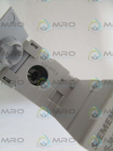 SIEMENS 5SJ4105-7HG41 CIRCUIT BREAKER 0.5A *USED*