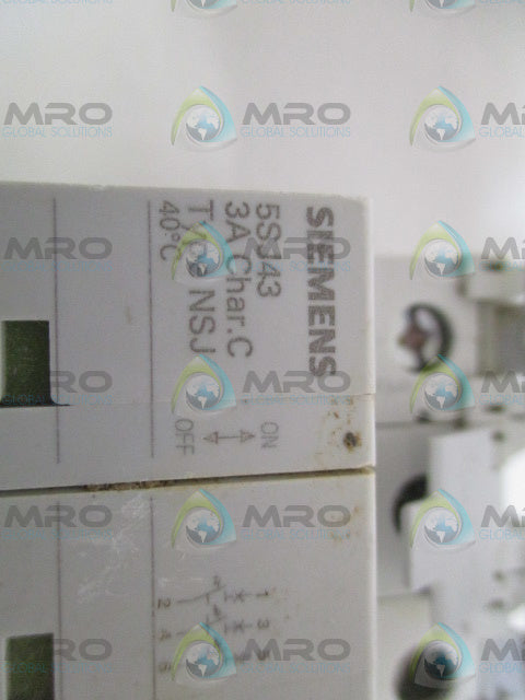 SIEMENS 5SJ4303-7HG42 CIRCUIT BREAKER 3A (AS PICTURED) *NEW NO BOX*