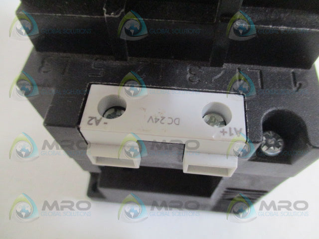 SIEMENS 3RT1044-1BB40 CONTACTOR 24VDC (AS PICTURED) *NEW NO BOX*