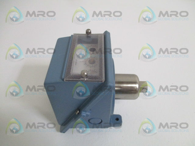 UNITED ELECTRIC H400-156 PRESSURE SWITCH *NEW NO BOX*