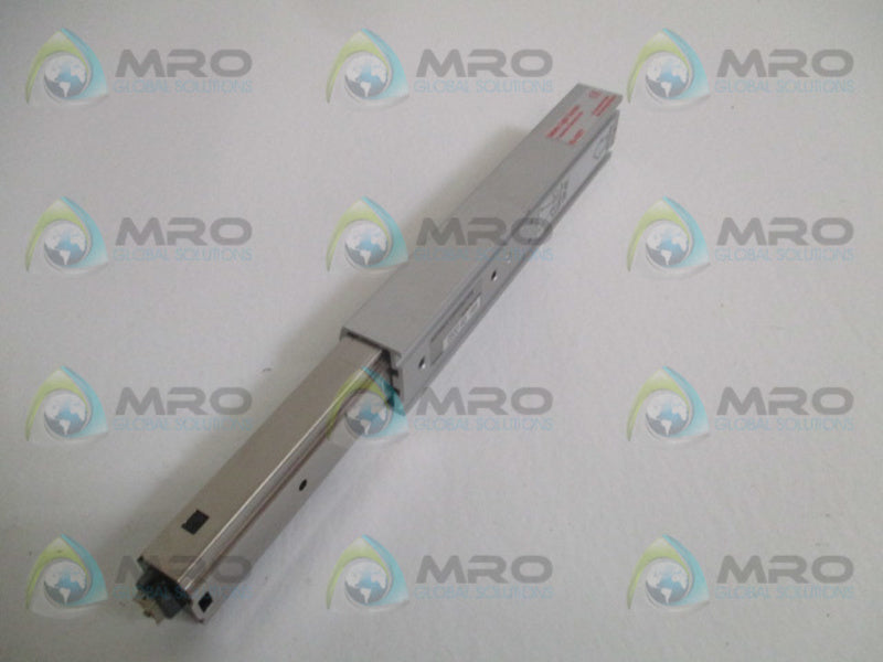 KEYENCE PJ-V21T SAFETY LIGHT CURTAIN TRANSMITTER *USED*