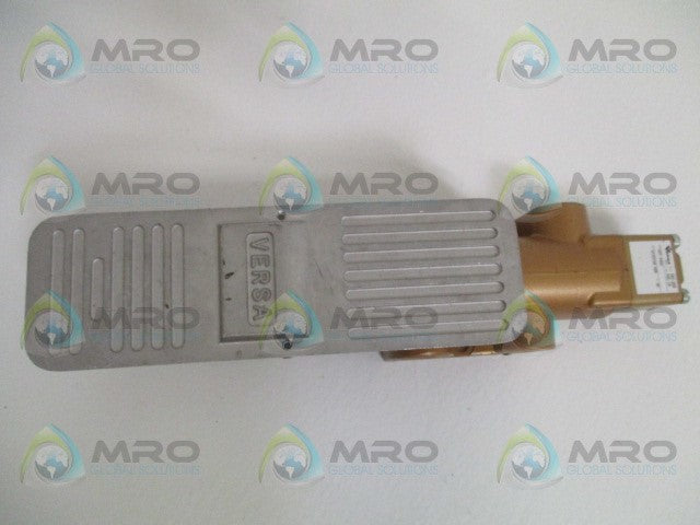 VERSA VST-4402 PNEUMATIC DIRECTIONAL VALVE *NEW NO BOX*