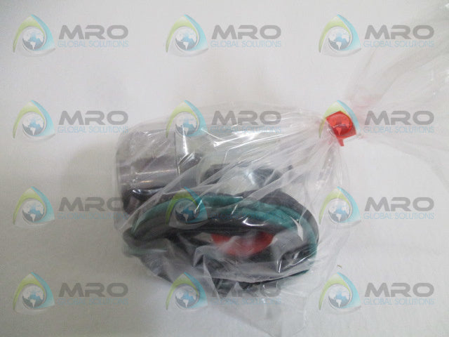 VERSA ESM-3302-44-H-A120 THREE-WAY VALVE *NEW IN BOX*