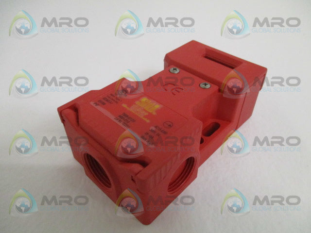 STI 44501-0110 T5009-021SM SAFETY INTERLOCK SWITCH *NEW IN BOX*