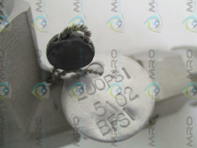 SWAGELOK SS-R4M8F8 PRESSURE RELIEF VALVE 200PSI *NEW NO BOX*