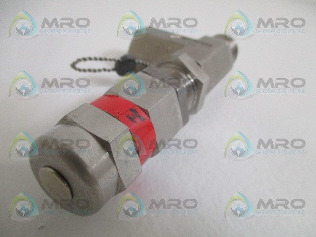 SWAGELOK SS-R4M8F8 PRESSURE RELIEF VALVE 800PSI *NEW NO BOX*