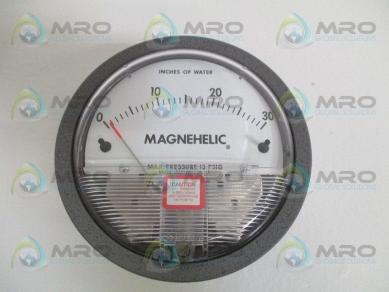 DWYER 2030 PRESSURE GAUGE 0-30" WC * NEW IN ORIGINAL PACKAGE *
