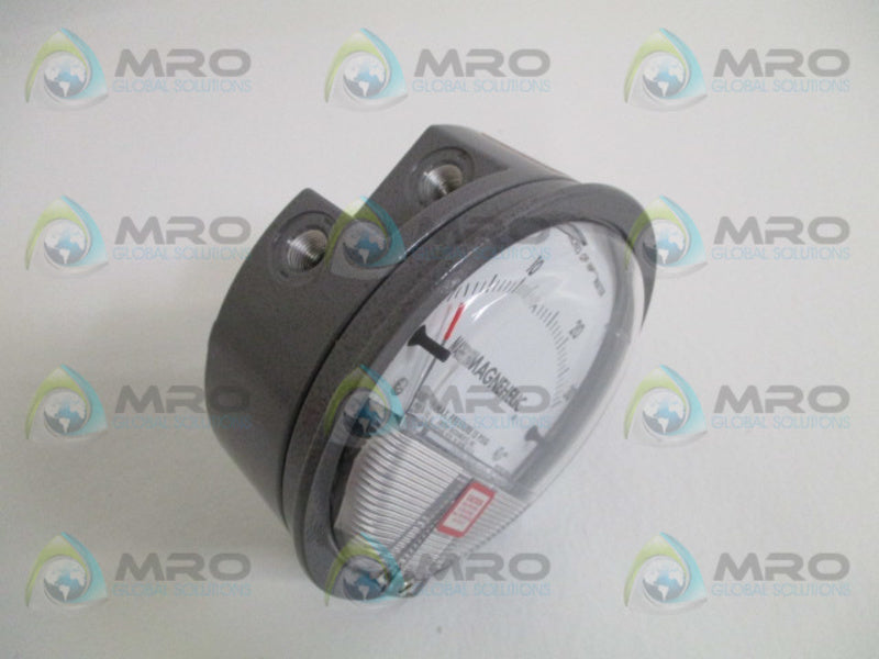 DWYER 2030 PRESSURE GAUGE 0-30" WC * NEW IN ORIGINAL PACKAGE *