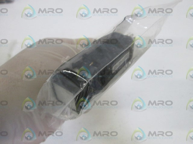 TURBINE CONTROL SERVICE ASSOC. PUSHBUTTON SWITCH GREEN 800A1C1E2J3L2N1G *NEW NO BOX*