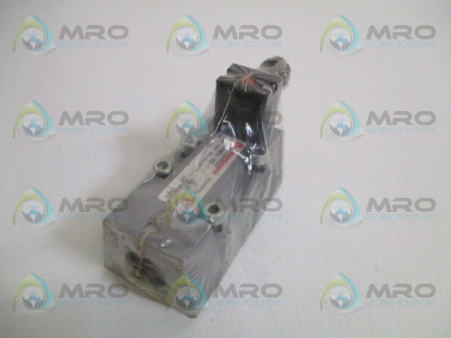 NORGREN SXE9574-Z70-70B SOLENOID VALVE *NEW IN ORIGINAL PACKAGE*