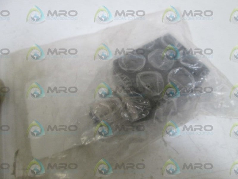 BALLUFF CONNECTOR BCC085F * NEW IN BAG *