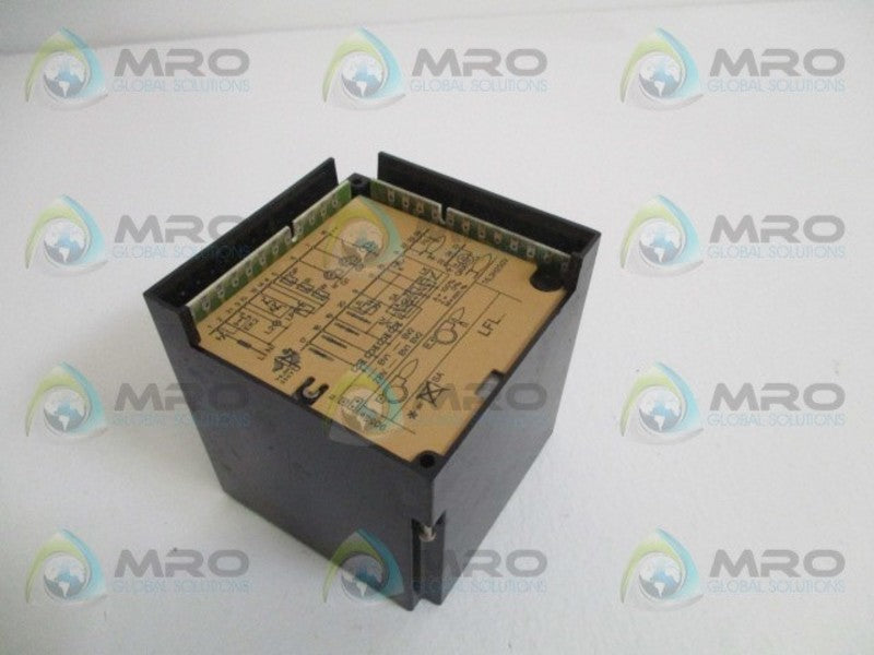 LANDIS & GYR LFL1.335 GAS BURNER PROGRAM CONTROLLER *USED*
