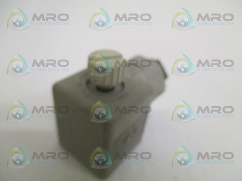 INDUSTRIAL MRO 2799 CONNECTOR *USED*