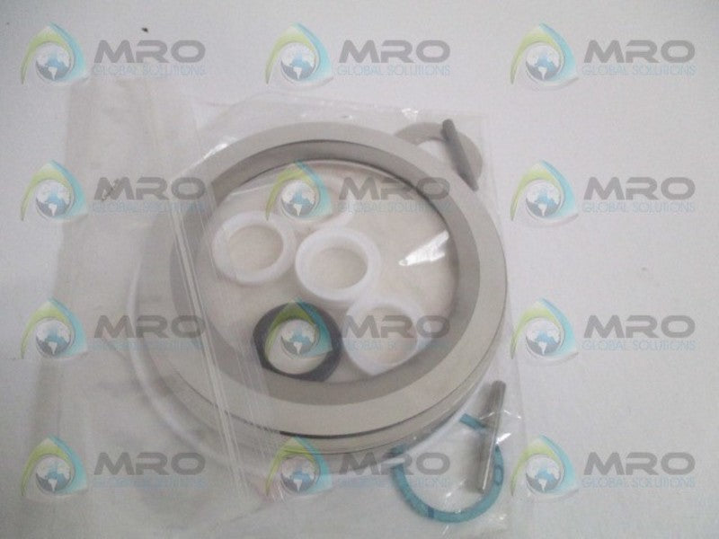 FISHER RV100X00M52 REPAIR KIT *NEW NO BOX*