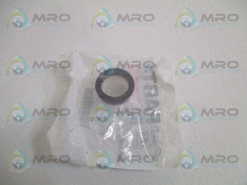 FISHER 13A2604X022 SET PACKING * NEW IN FACTORY BAG *