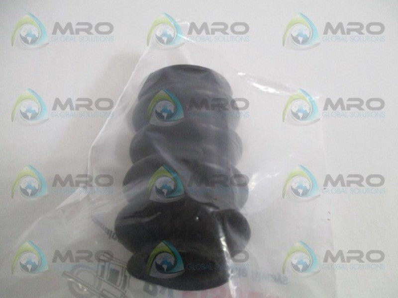 FISHER 1H864706992 BOOT * NEW IN FACTORY BAG *