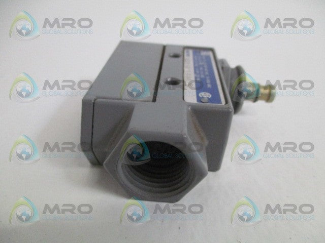MICROSWITCH BZE6-2RN7 (GREY)(AS PICTURED) *NEW NO BOX*