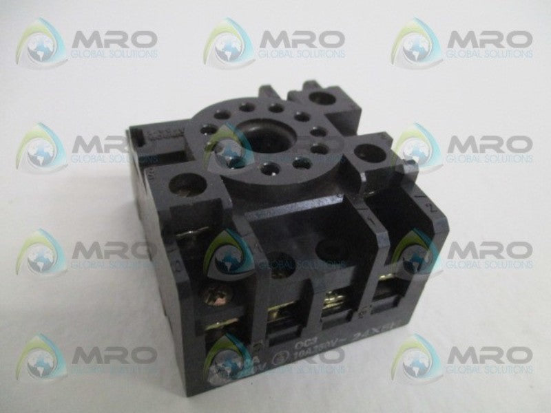 OMRON PF113A-E RELAY SOCKET *USED*