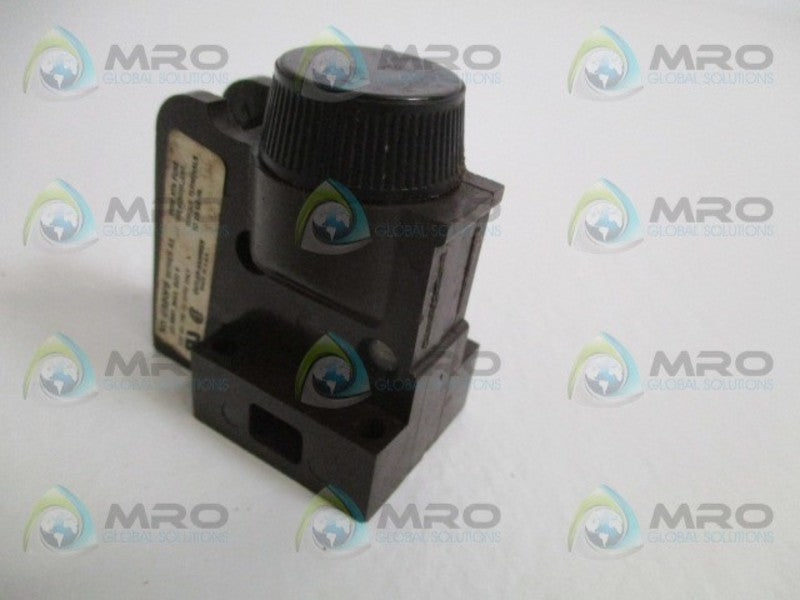 CUTLER HAMMER C320FB FUSE HOLDER  UNMP