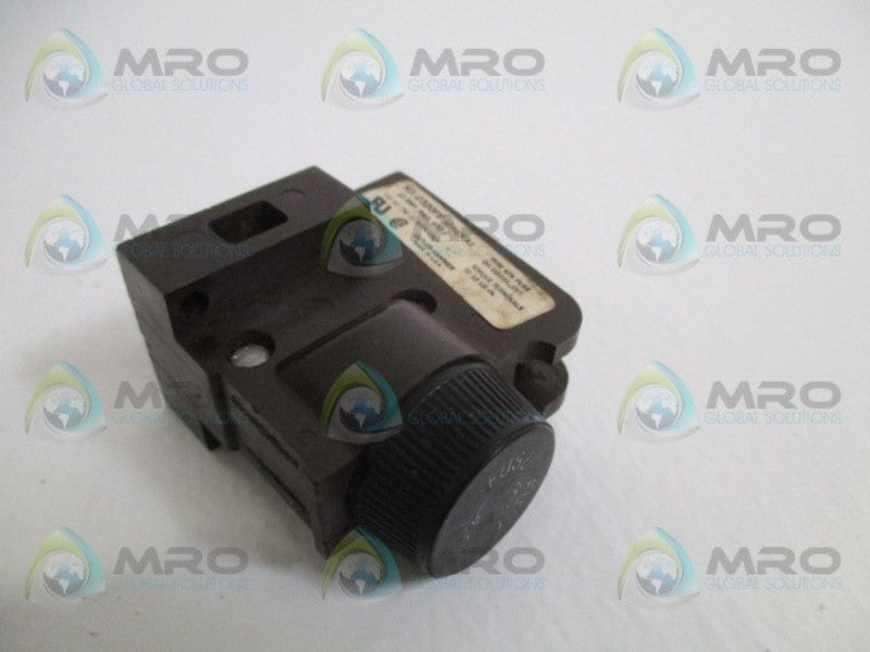 CUTLER HAMMER C320FB FUSE HOLDER  UNMP