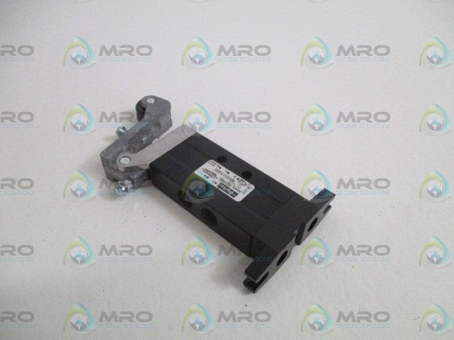 PARKER 410221000 SPOOL VALVE *NEW NO BOX*