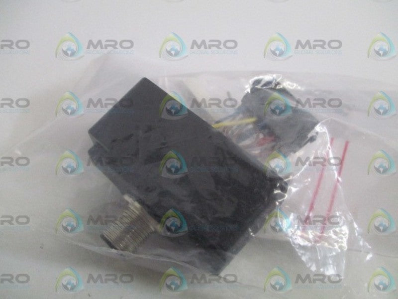 ABB 2TLA020005R1300 JSHD4 BOTTOM PART AD * NEW IN FACTORY BAG *