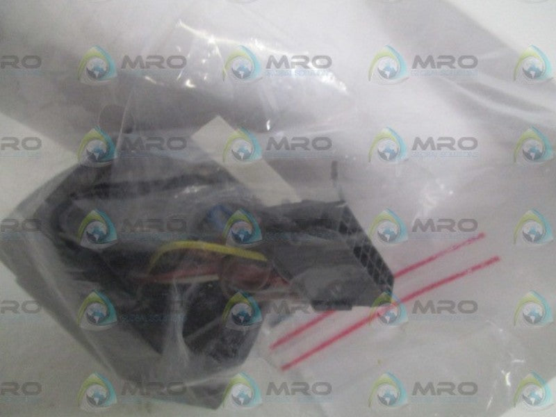 ABB 2TLA020005R1300 JSHD4 BOTTOM PART AD * NEW IN FACTORY BAG *