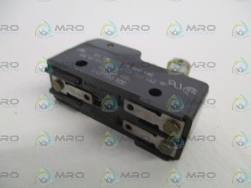 MICRO SWITCH BZ-3RW822 ROLLER LEVER SWITCH *NEW NO BOX*