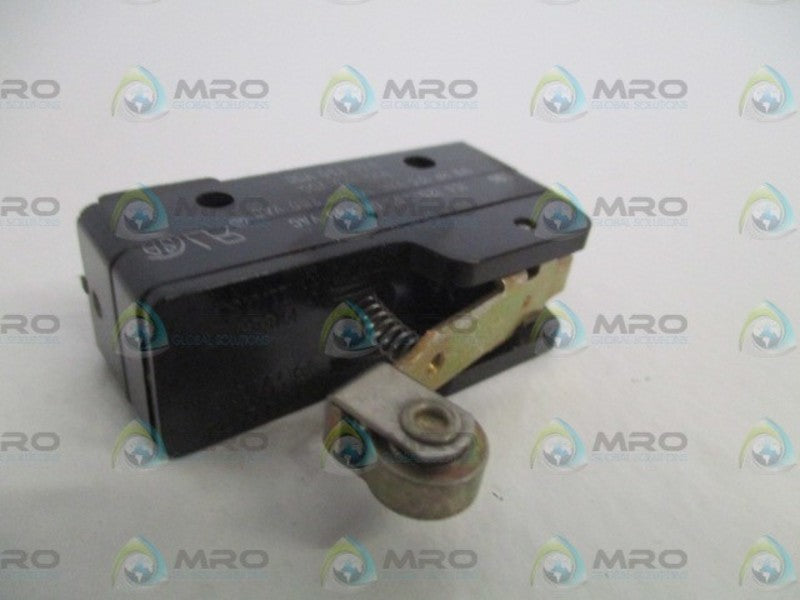 MICRO SWITCH BZ-3RW822 ROLLER LEVER SWITCH *NEW NO BOX*