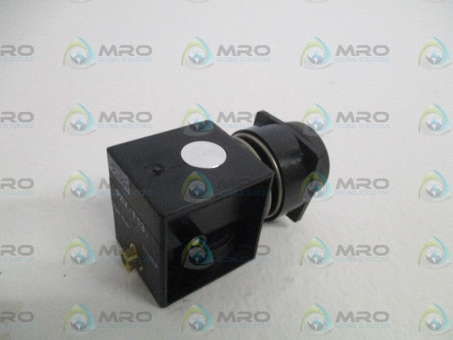 PARKER PXV-F131 PNEUMATIC PANEL MOUNT INDICATOR *NEW NO BOX*