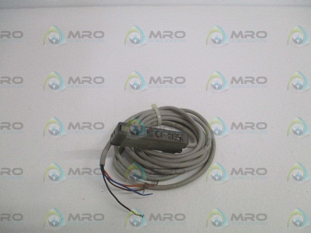 PEPPERL+FUCHS SU16-K/82a/103/115/130 FIBER OPTIC PHOTOELECTRIC SENSOR *USED*