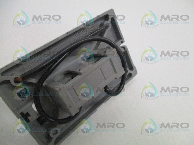 HONEYWELL T498A1786 ELECTRIC HEAT THERMOSTAT 5/25 C *NEW NO BOX*