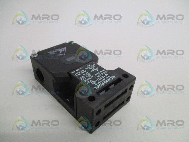 SCHMERSAL AZ16ST1-AS KEYED INTERLOCK SWITCH *NEW IN BOX*
