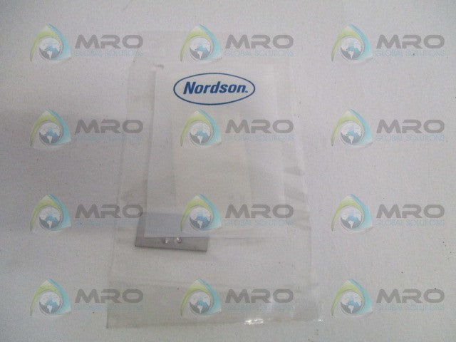 NORDSON 274667B RETAINER PLATE * NEW IN FACTORY BAG *