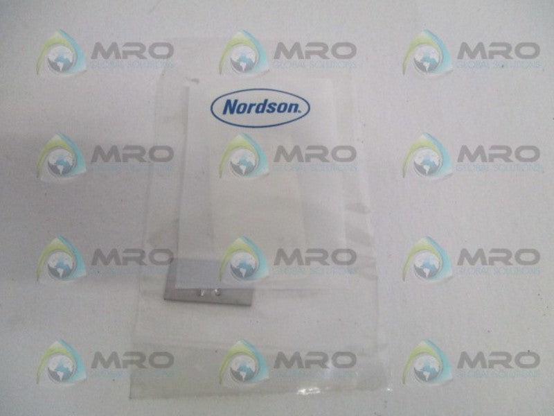 NORDSON 274667B RETAINER PLATE * NEW IN FACTORY BAG *