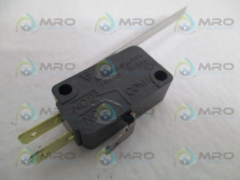 MICROSWITCH V7-2B17D8-048 LEVER LIMIT SWITCH *NEW NO BOX*