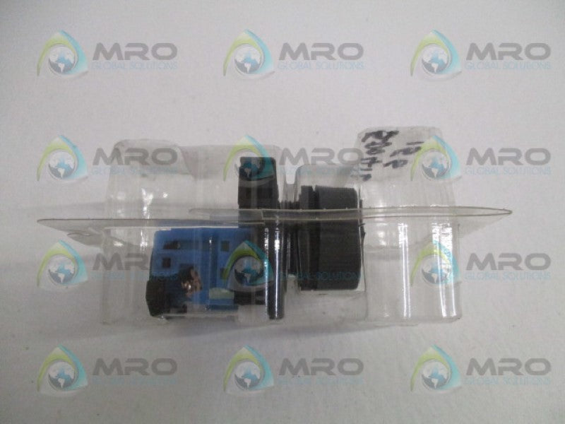 FUJI ELECTRIC AR22F0R-10W WHITE PUSHBUTTON SWITCH *NEW IN ORIGINAL PACKAGE*