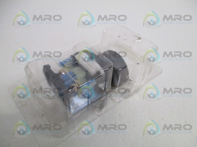 FUJI ELECTRIC AR22F0R-10W WHITE PUSHBUTTON SWITCH *NEW IN ORIGINAL PACKAGE*