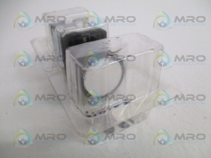 FUJI ELECTRIC AR22F0R-10W WHITE PUSHBUTTON SWITCH *NEW IN ORIGINAL PACKAGE*