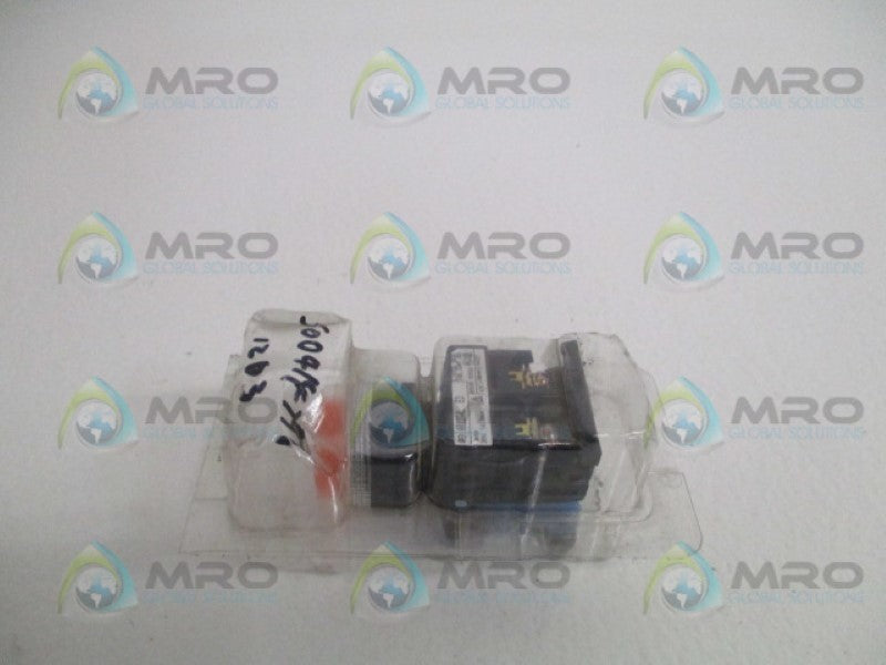 FUJI ELECTRIC AR22G4L-10E3A AMBER PUSHBUTTON SWITCH *NEW IN ORIGINAL PACKAGE*