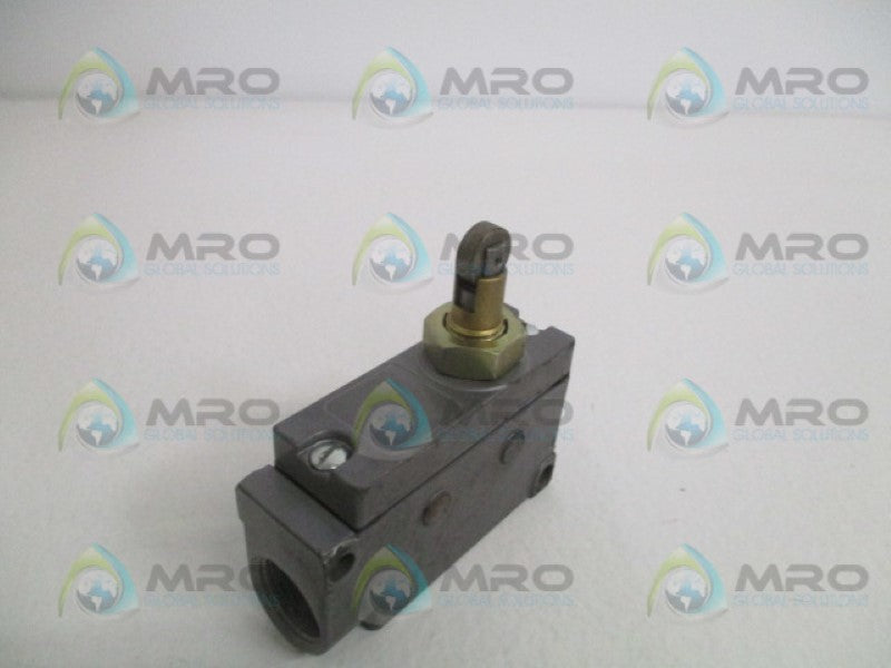 HONEYWELL BZE7-2RQ8-C LIMIT SWITCH (GREY) *USED*