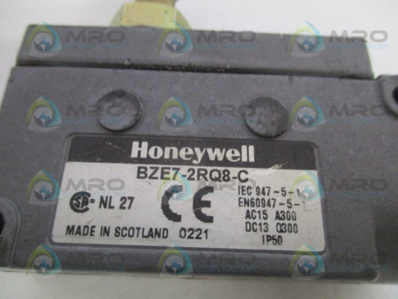 HONEYWELL BZE7-2RQ8-C LIMIT SWITCH (GREY) *USED*