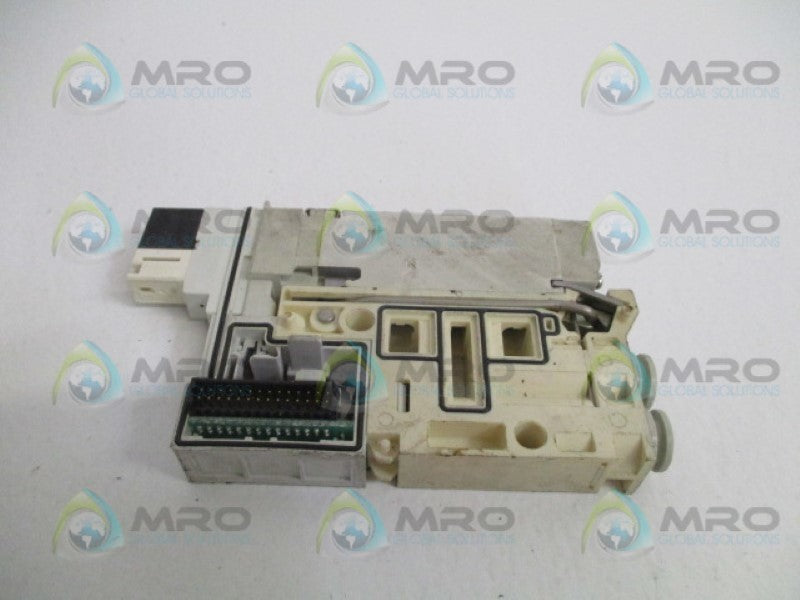SMC VQC2100-5 SOLENOID VALVE *USED*