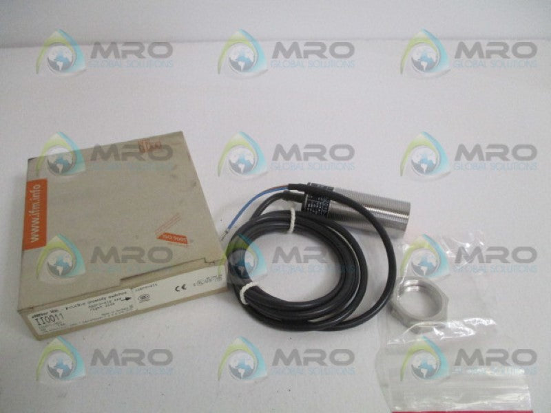 IFM EFECTOR II0011 INDUCTIVE PROXIMITY SWITCH *NEW IN BOX*