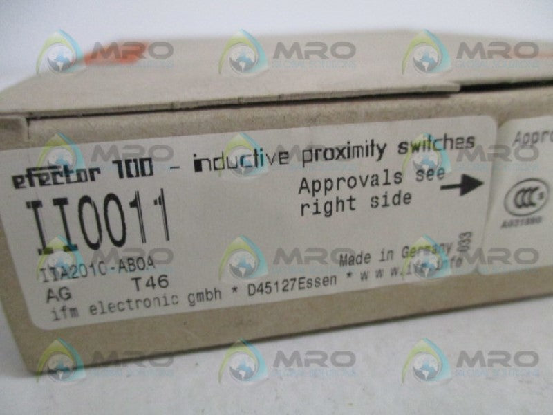 IFM EFECTOR II0011 INDUCTIVE PROXIMITY SWITCH *NEW IN BOX*