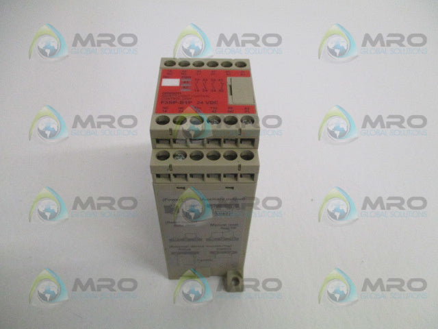 OMRON F3SP-B1P SAFETY LIGHT CURTAIN CONTROL UNIT (AS PICTURED) *USED*