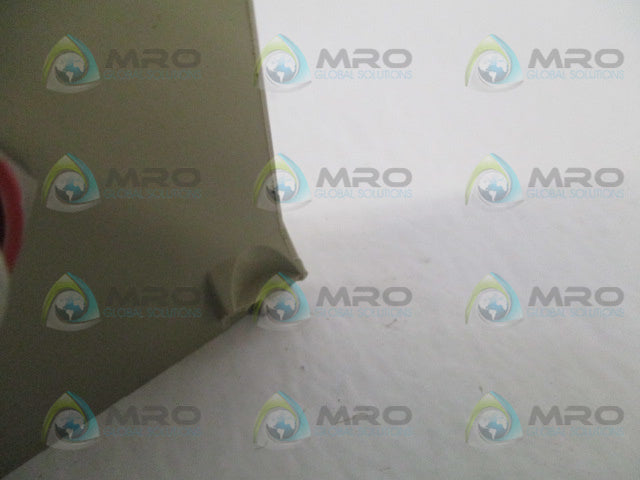 OMRON F3SP-B1P SAFETY LIGHT CURTAIN CONTROL UNIT (AS PICTURED) *USED*